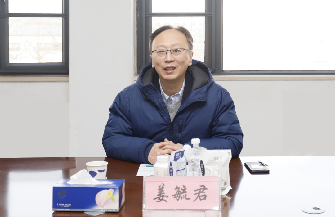 花花牛丨東北農(nóng)大食品學(xué)院院長、中原食品實(shí)驗(yàn)室首席科學(xué)家姜毓君教授蒞臨花花牛乳業(yè)集團(tuán)調(diào)研