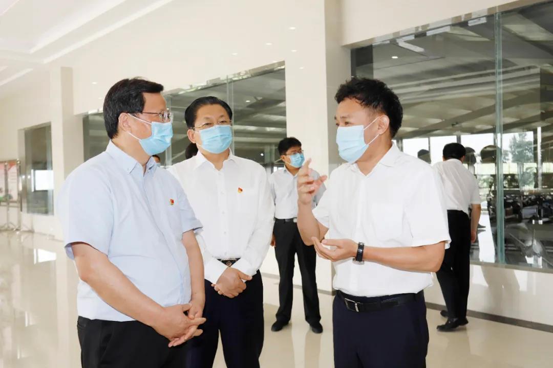 快訊 | 河南省委常委、省紀委書記、省監(jiān)委主任任正曉蒞臨花花牛乳業(yè)集團新蔡瑞亞牧場調(diào)研