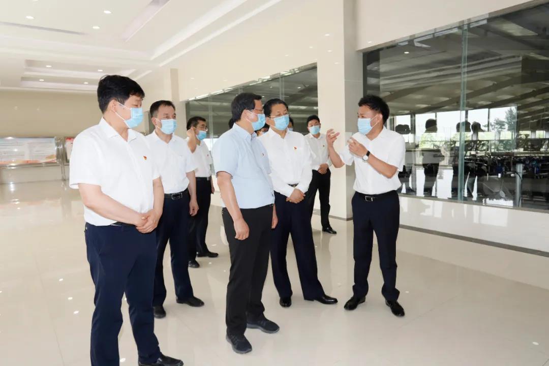 快訊 | 河南省委常委、省紀委書記、省監(jiān)委主任任正曉蒞臨花花牛乳業(yè)集團新蔡瑞亞牧場調(diào)研
