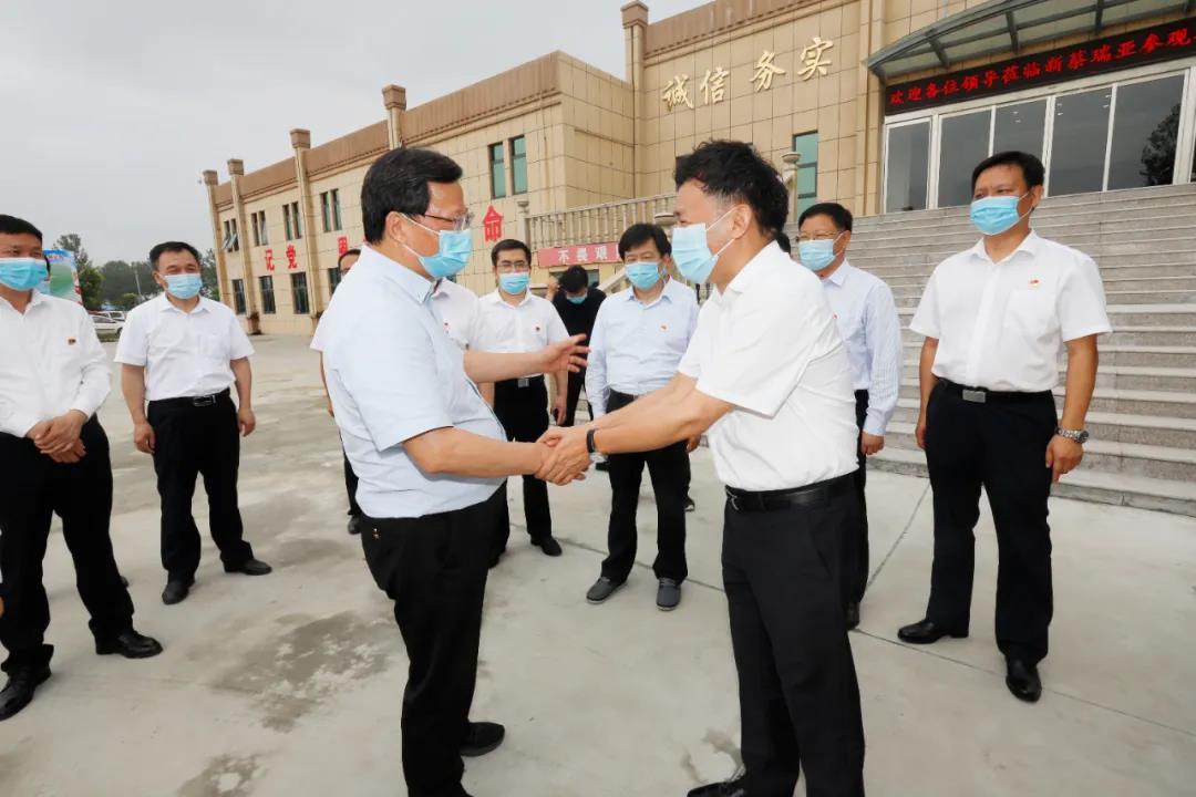 快訊 | 河南省委常委、省紀委書記、省監(jiān)委主任任正曉蒞臨花花牛乳業(yè)集團新蔡瑞亞牧場調(diào)研