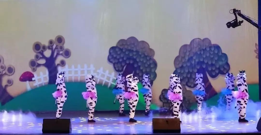“贏在2019”，花花牛乳業(yè)集團2019年新春晚會盛大開幕