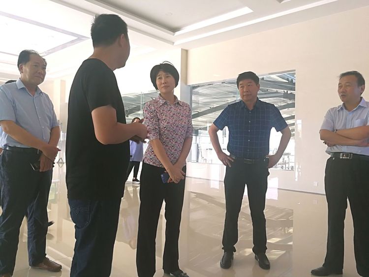 駐馬店市委常委、統(tǒng)戰(zhàn)部長姚新文 蒞臨花花牛乳業(yè)集團(tuán)總部調(diào)研